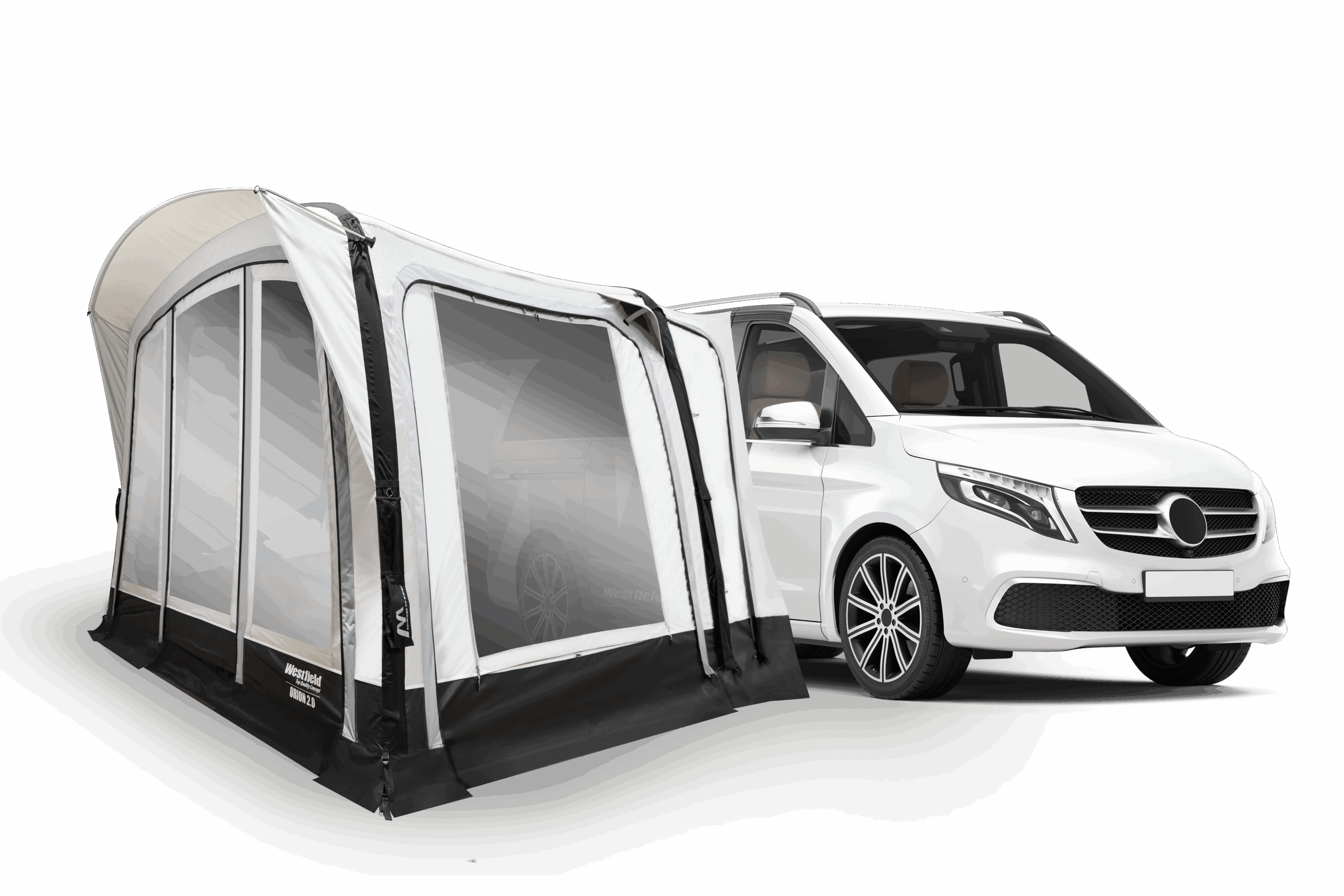 Weißes Auto mit aufgestelltem Vorzelt