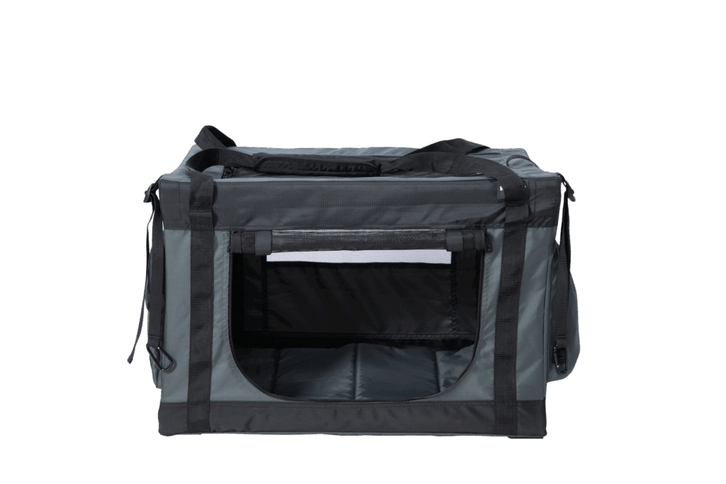 Schwarze Hundebox aus Stoff, seitlich geöffnet.